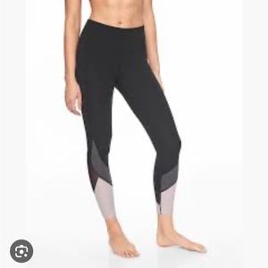 New Athleta Salutation Colorblock Mesh 7/8 size XS